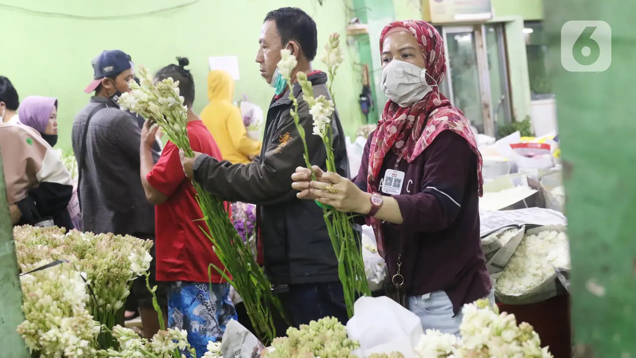 Berburu Bunga Hias Jelang Idul Fitri