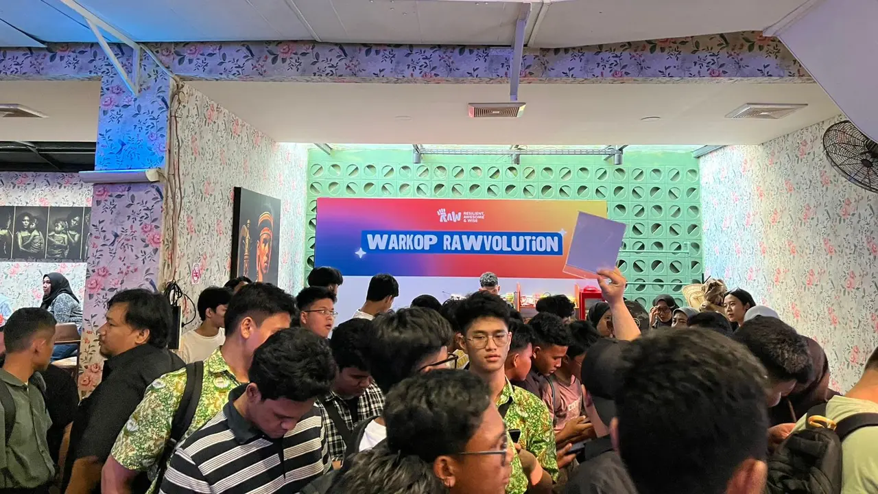 Lewat gerakan RAW, remaja Jakarta diajak ngobrol santai di warkop sambil bangun percaya diri dan lingkungan yang saling dukung. (Dokumentasi: Ist)