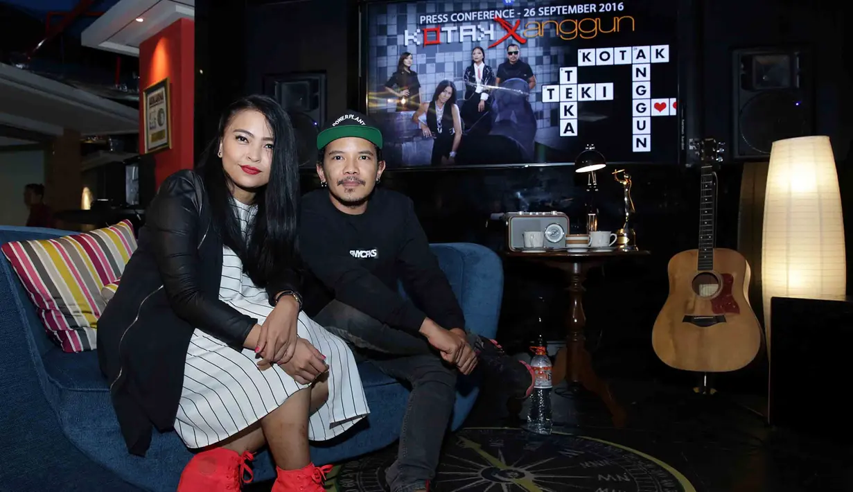 Toto Widjojo, Managing Director Warner Music Indonesia, mengakui memiliki pertimbangan khusus dengan duet Anggun C Sasmi dan Kotak. Itu juga sesuai keinginan Anggun sejak lama. (Deki Prayoga/Bintang.com)