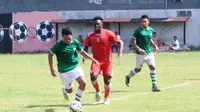 Gilbert Fiamenyo, striker asal Ghana mencetak dua gol untuk Persija Jakarta saat uji coba melawan Munial Sport Group). (Bola.com/Gerry Anugrah Putra)