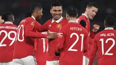 Trio Brasil menjadi penentu kemenangan 3-1 Manchester United atas Reading dalam babak keempat Piala FA 2022/2023 di Old Trafford Stadium, Minggu (29/1/2023) dini hari WIB. Ketiganya bahu membahu dan berkontribusi atas terciptanya ketiga gol Setan Merah. Casemiro mampu menyumbang dua gol, Fred satu gol dan satu assist, sementara Antony berjasa memmberi assist bagi gol pertama Casemiro. (AFP/Oli Scarff)