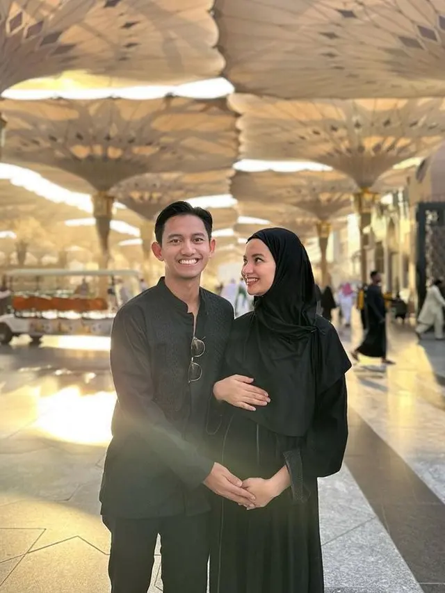 6 Artis Ini Jalani Ibadah Umroh ketika Hamil Anak Pertama