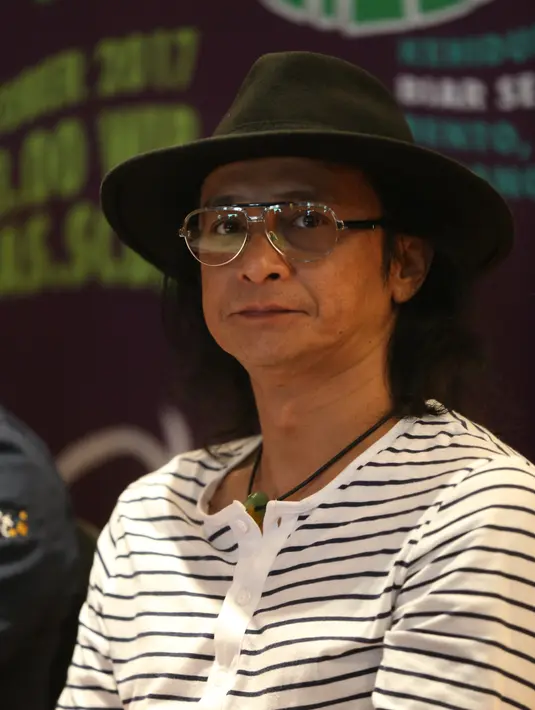 Kerinduan seorang ayah dirasakan oleh vokalis band /Rif. Jordan Norkett anak pernikahannya sebelumnya Andy dengan wanita berwarga negara Amerika Serikat, Abbie Norkett kini telah tumbuh dewasa. (Nurwahyunan/Bintang.com)