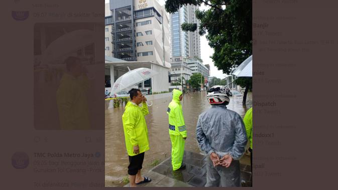 Banjir di Taman Kemang, Jakarta Selatan. (Twitter @tmcpoldametro)