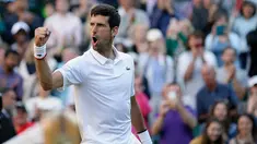 Petenis Serbia, Novak Djokovic merayakan kemenangannya atas  petenis AS, Denis Kudla pada babak kedua Wimbledon di All England Lawn Tennis Club, London, Kamis (4/7/2019) dini hari. Petenis nomor satu dunia itu menang straight set 6-3, 6-2, 6-2 atas Denis Kudla. (AP Photo/Tim Ireland)