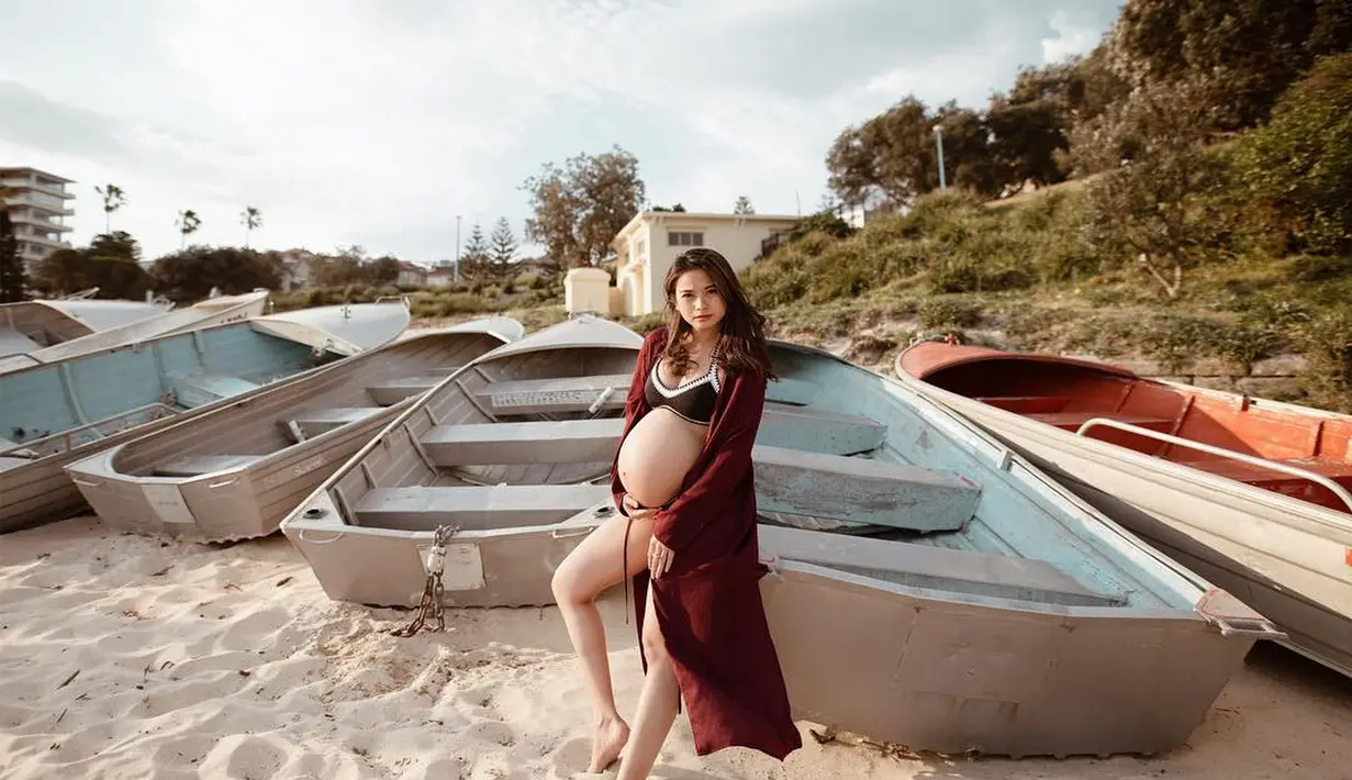 Acha Septiasa (Instagram/achaportraits)