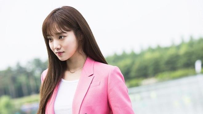Usai Doctors, Lee Sung Kyung Jadi Atlet Angkat Besi ...