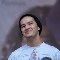 Meski beragama non muslim, Morgan Oey sering mendapatkan peran dalam film religi Islam. Kini,  yang tayang di bioskop, Jilbab Traveler: Love Sparks In Korea. (Andy Masela/Bintang.com)