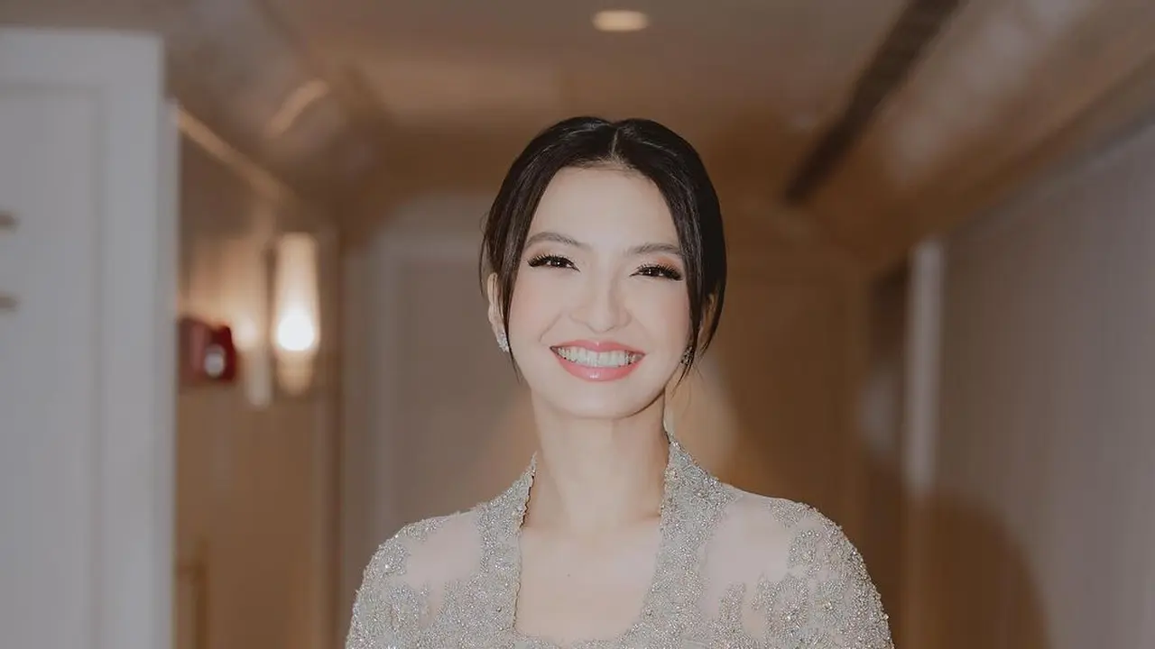 Raline Shah berkebaya (Instagram/ralineshah)