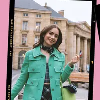 Gaya busana Lilly Collins di serial Emily in Paris. (dok. Instagram @emilyinparis/https://www.instagram.com/p/CGNTjAenVS8/)