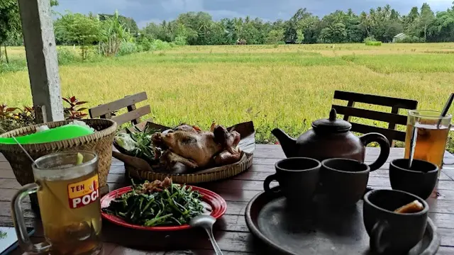 Warung Ingkung Joglo Bu Sareh