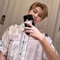 Jaemin NCT Dream buat heboh kenakan kemeja dari brand lokal. @najaemin_0813.