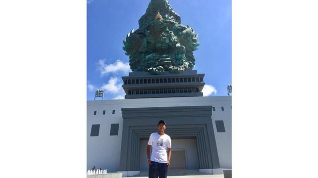 5 Potret Koko Ari di Luar Lapangan, Bek Muda Potensial Persebaya