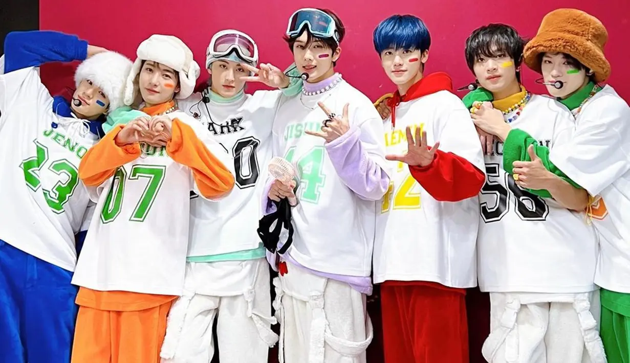 Kekompakan ketujuh member juga terlihat saat berada di belakang panggung. Bahkan, kedekatan para member serta tingkah laku yang diperlihatkan juga selalu mencuri perhatian netizen. (Liputan6.com/IG/@nct_dream)