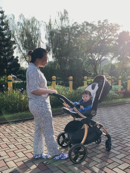 (Instagram/asmirandah_89)