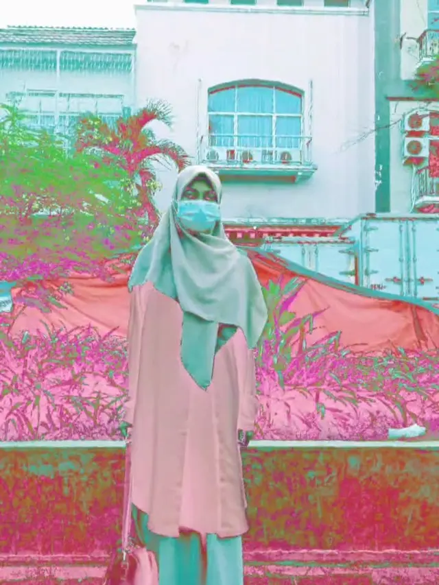 Minta Fotonya Diedit Pakai Filter, 6 Hasil Potret Wanita Ini Justru Kocak