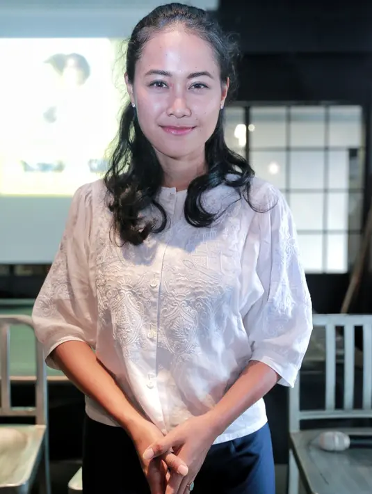 Syuting film di pulau terpencil di daerah Sulawesi Tenggara, banyak hal baru dalam ia temukan. Ia melihat, meski pulau Muna masih masuk daerah Kendari, tapi pulau itu memiliki perbedaan dalam hal bahasa. (Adrian Putra/Bintang.com)