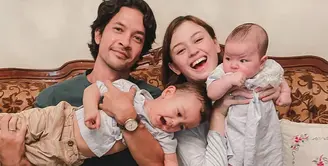 Edward Akbar Bersama Anak (Instagram/edward_akbar)