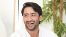 Aktor 33 tahun asal India itu tampil bersama dengan Sibad untuk FTV yang akan ditayangkan setiap siang tersebut. Shaheer dijodohkan oleh orang tua Sarah (Siti Badriah) dengan putrinya. (Bambang E Ros/Bintang.com)