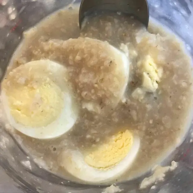 Kreatif, 6 Potret Kombinasi Telur dengan Makanan Ini Nyeleneh Banget