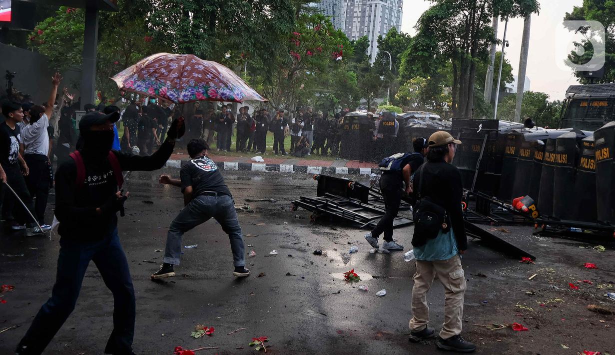 Sejatinya, pada hari ini Kamis (22/8/2024), DPR RI berencana untuk mengesahkan hasil revisi UU Pilkada dalam rapat paripurna. (Liputan6.com/Herman Zakharia)