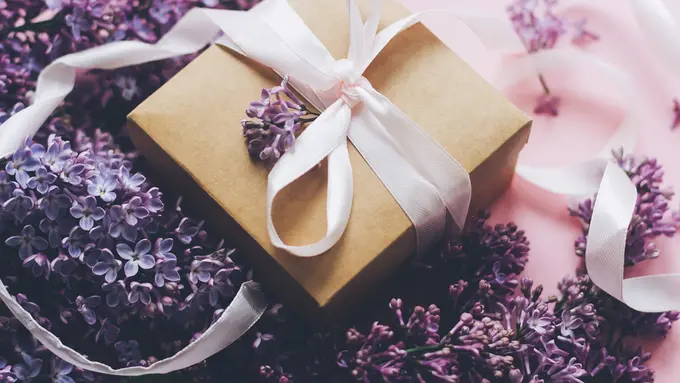 Rekomendasi Couple Items yang Bisa Jadi Inspirasi Kado Pernikahan Cantik