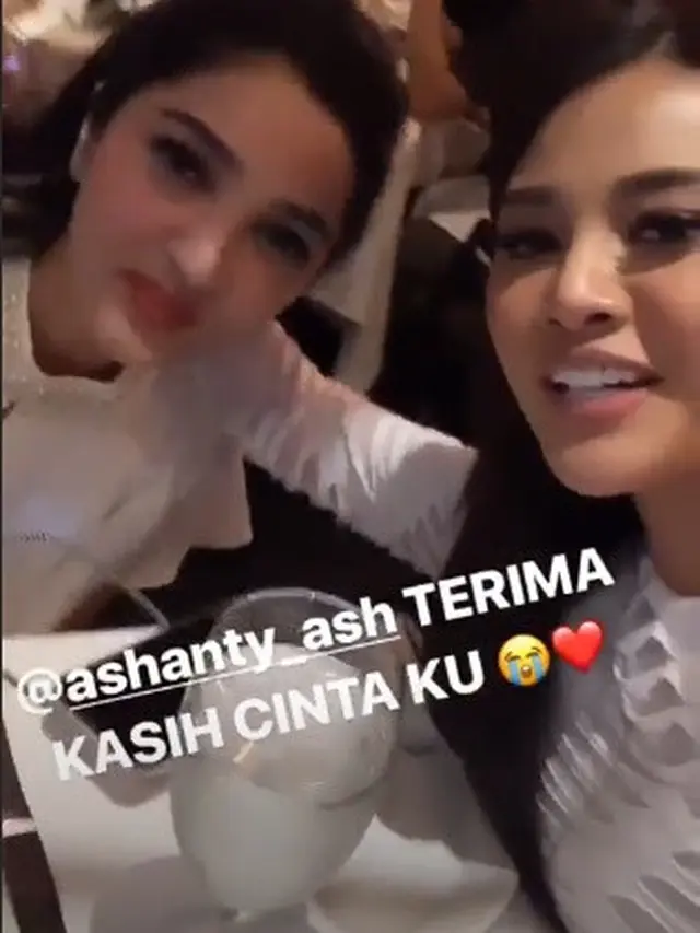 Dapat Kado Mobil Mewah, Begini Suasana Ulang Tahun Aurel Ke 21
