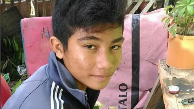 Jago Bikin Miniatur, Begini Cara Bocah Yatim Piatu Bekerja Keras