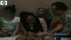 Seorang pengemudi taksi berbasis online tewas dibunuh dengan leher terjerat kawat di daerah Sukarame, Palembang,Sumatra Selatan. 