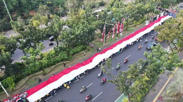Kemeriahan Kirab Merah Putih Merajut Kebhinekaan