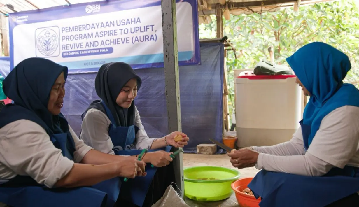 Program klaster unggulan BRI Peduli memberikan bantuan sarana produksi serta pelatihan pengembangan SDM, inovasi produk, dan strategi pemasaran. (Adv/BRI)