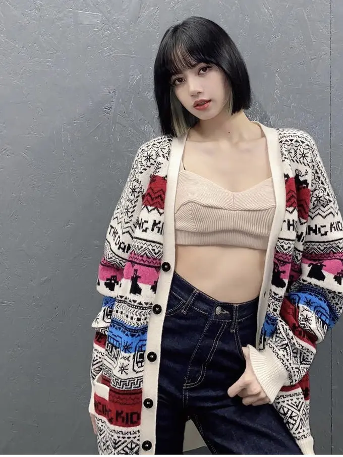 Tips Tampil Stylish dengan Cardigan ala Seleb Korea