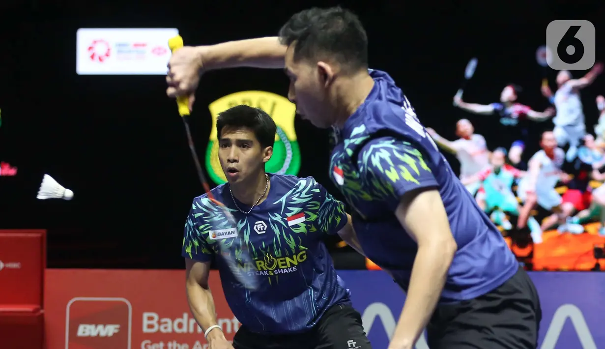 Sabar Karyaman Gutama/Moh Reza Pahlevi menutup pertandingan dengan skor 21-18, 12-21, 21-18. (Liputan6.com/Helmi Fithriansyah)