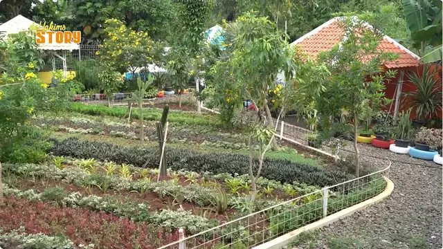 Potret Halaman Rumah Mamah Dedeh di Ciseeng (YouTube deHakims Story)