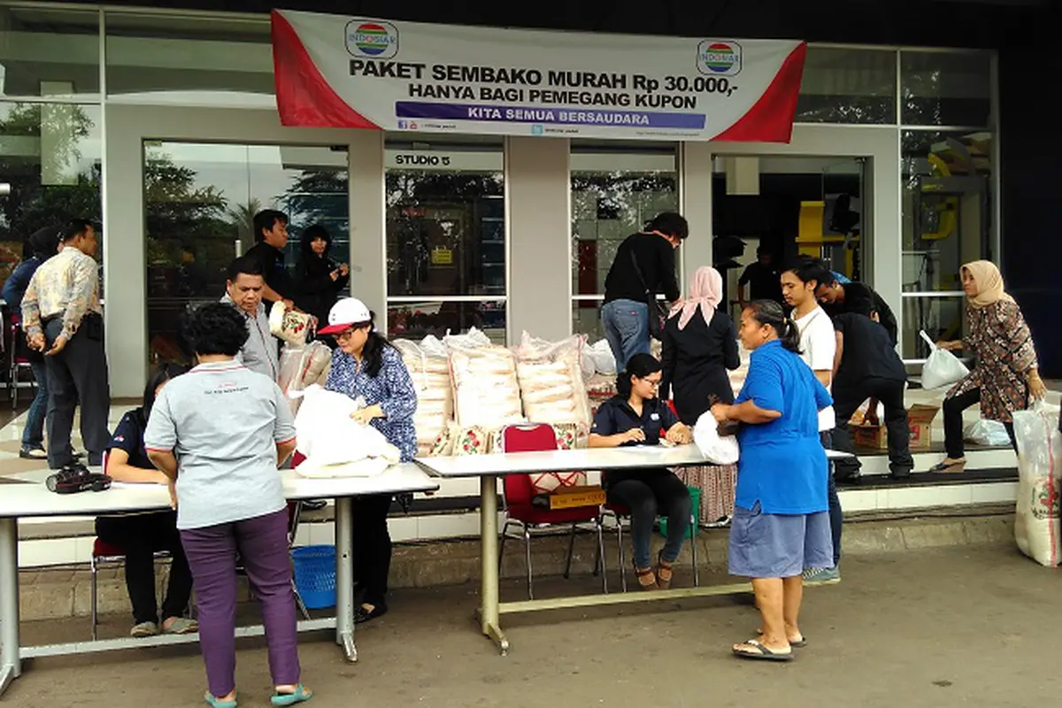  ‎Indosiar Bagi-bagi 500 Paket Sembako Murah Rp 30 Ribu 
