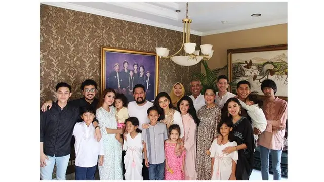 Keluarga beda agama (Sumber: Instagram//naymirdad)