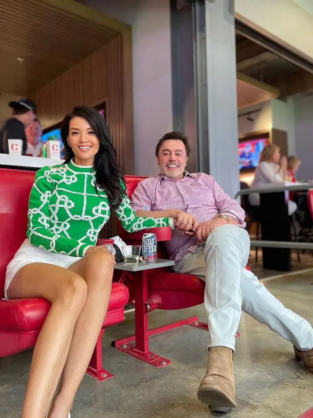 Farah Quinn dan suami (Instagram/farahquinnofficial)