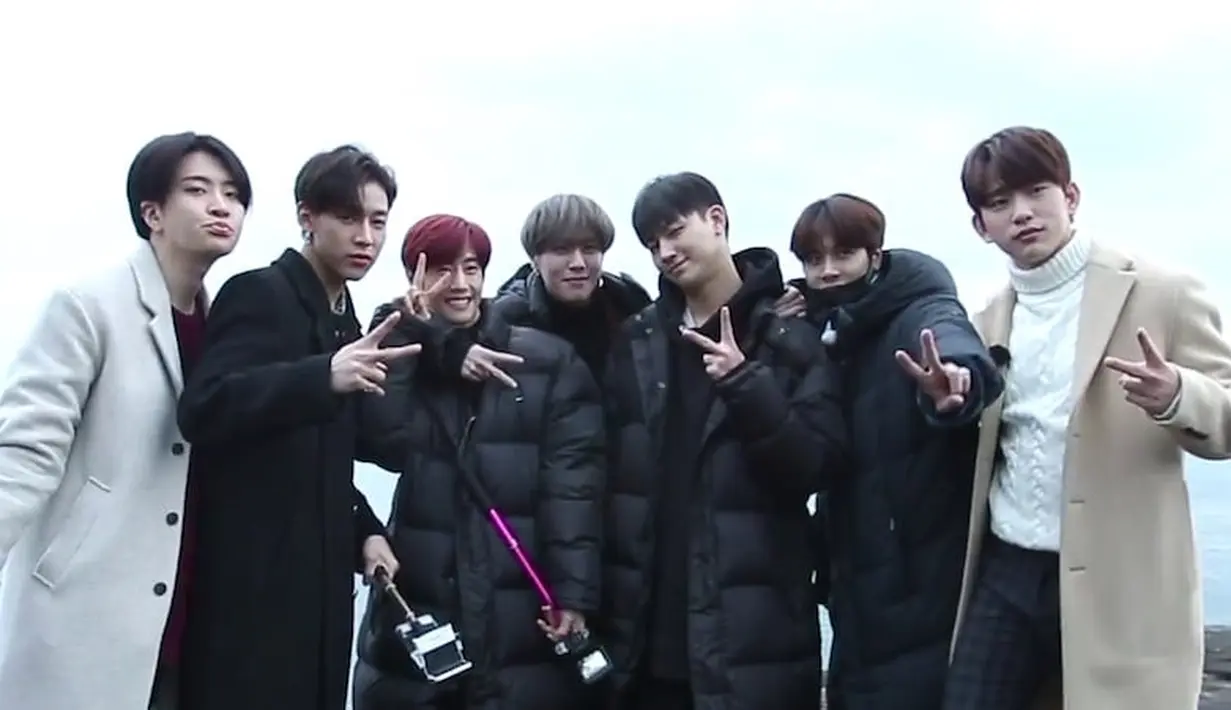 "Look adalah tentang perasaan yang tak terpengaruh oleh perkataan orang lain dan mengekspresikan cinta sesuai dengan keinginan hati," ujarnya seperti yang dilansir dari Soompi. (Foto: Soompi.com)