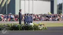 Kepala Staf Angkatan Udara (KSAU), Marsekal TNI Hadi Tjahjanto memimpin upacara peringatan Hari Ulang Tahun (HUT) ke-71 di Taxi Way Skuadron Udara Bandara Halim Perdanakusuma, Jakarta, Minggu (9/4). (Liputan6.com/Faizal Fanani)