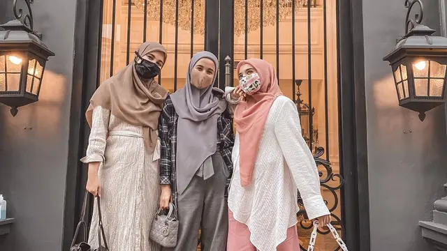 6 Potret Persahabatan Zaskia Sungkar, Shireen Sungkar, dan Laudya Cynthia Bella