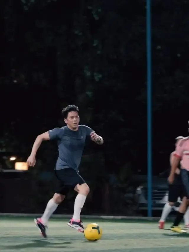 Ariel NOAH main bola