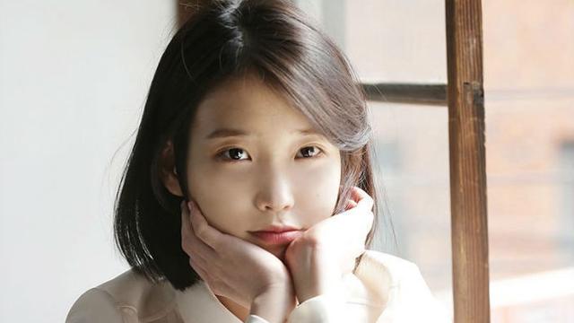 [Bintang] IU Kembali Tanda Tangan Kontrak dengan Kakao M