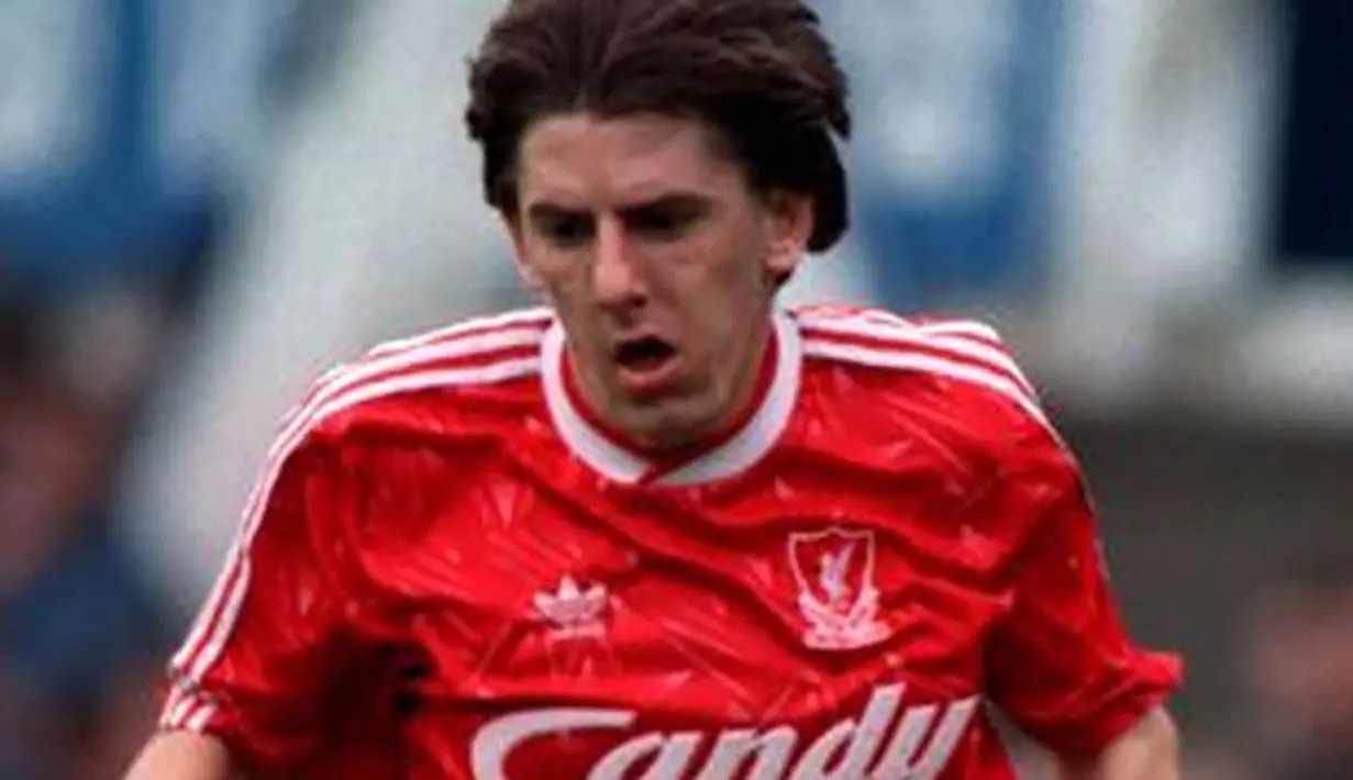 2. Peter Beardsley, pada awal karier dirinya gagal bersinal di MU. Salah satu winger terbaik era 80an ini kemudian sempat membela The Reds dan berhasil menunjukan sinarnya. (www.liverpoolecho.co.uk)