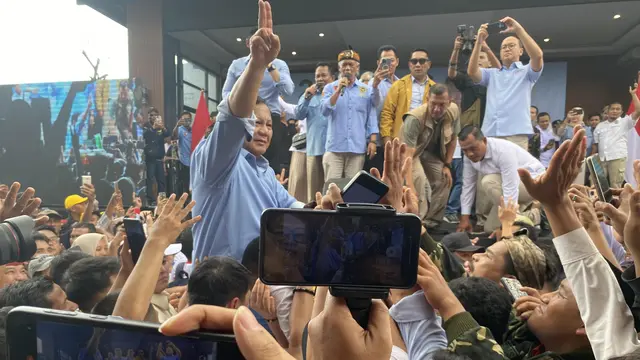Calon Presiden nomor urut 2, Prabowo Subianto, di acara Konsolidasi Tokoh Agama Masyarakat (Togamas) di Tasikmalaya, Jawa Barat pada Sabtu (2/12/2023) siang (Liputan6.com/Ady Anugrahadi)