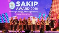 Dalam SAKIP Award 2018, Pemerintah Kota Bitung memperoleh nilai 60,34 atau predikat "B" dari Kementerian Pendayagunaan Aparatur Negara dan Reformasi Birokrasi (PANRB).