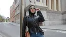 <p>Aurel Hermansyah kembali mencuri perhatian publik dengan penampilan modisnya saat berlibur di Madrid. Dalam foto yang beredar, istri Atta Halilintar ini tampil menawan dengan gaya edgy yang memadukan nuansa modern dan elegan. [@aurelie.hermansyah].</p>