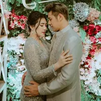 Sudah Lamaran, Ini 6 Momen Kedekatan Chevra Yolandi dan Keluarga Via Vallen (Sumber: Instagram/viavallen)