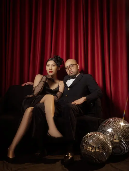 Kemal dan Yumi sebelumnya juga sudah sempat melakoni foto prewedding dengan konsep glamor. [Instagram @nvtyumi]