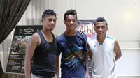 Pemain asal Tulehu di Semen Padang, di antaranya Ricky Ohorella, M. Alwi, dan Hendra Bayauw, punya kontribusi positif di klub Kabau Sirah. (Bola.com/Nicklas Hanoatubun)