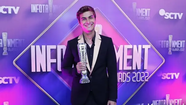 7 Potret Artis Pemenang Infotainment Awards 2022, Lesti dan Billar Raih Best Couple